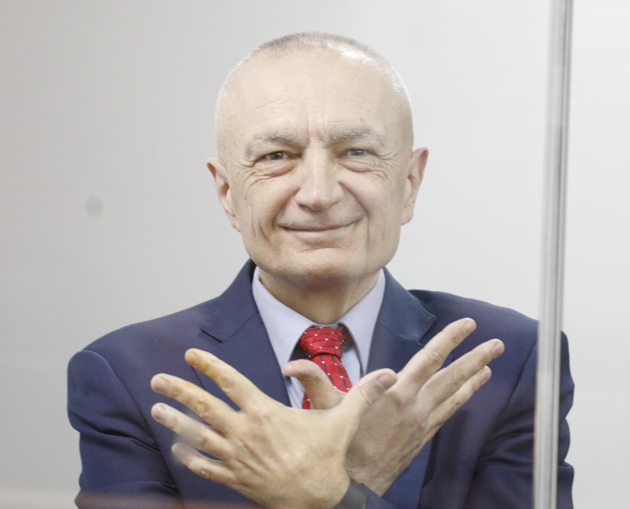 Pas seancës në GJKKO, Meta reagon nga qelia: Durim! Akuzat do të çmontohen njëra pas tjetrës