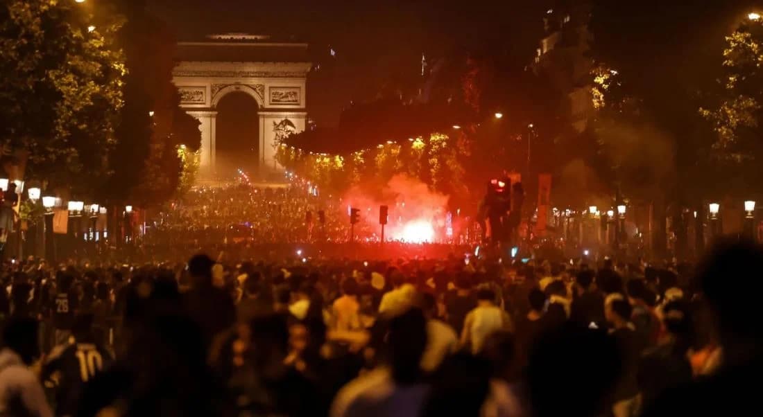 Kaos në Paris pas triumfit të PSG-së! Policë të plagosur, makina në flakë dhe qindra arrestime pas finales së Champions League