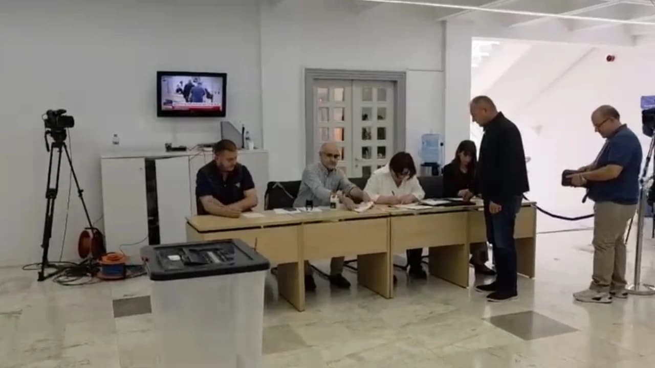 Sot zgjedhjet në PD/ Nis procesi i votimit, Berisha në garë i vetëm
