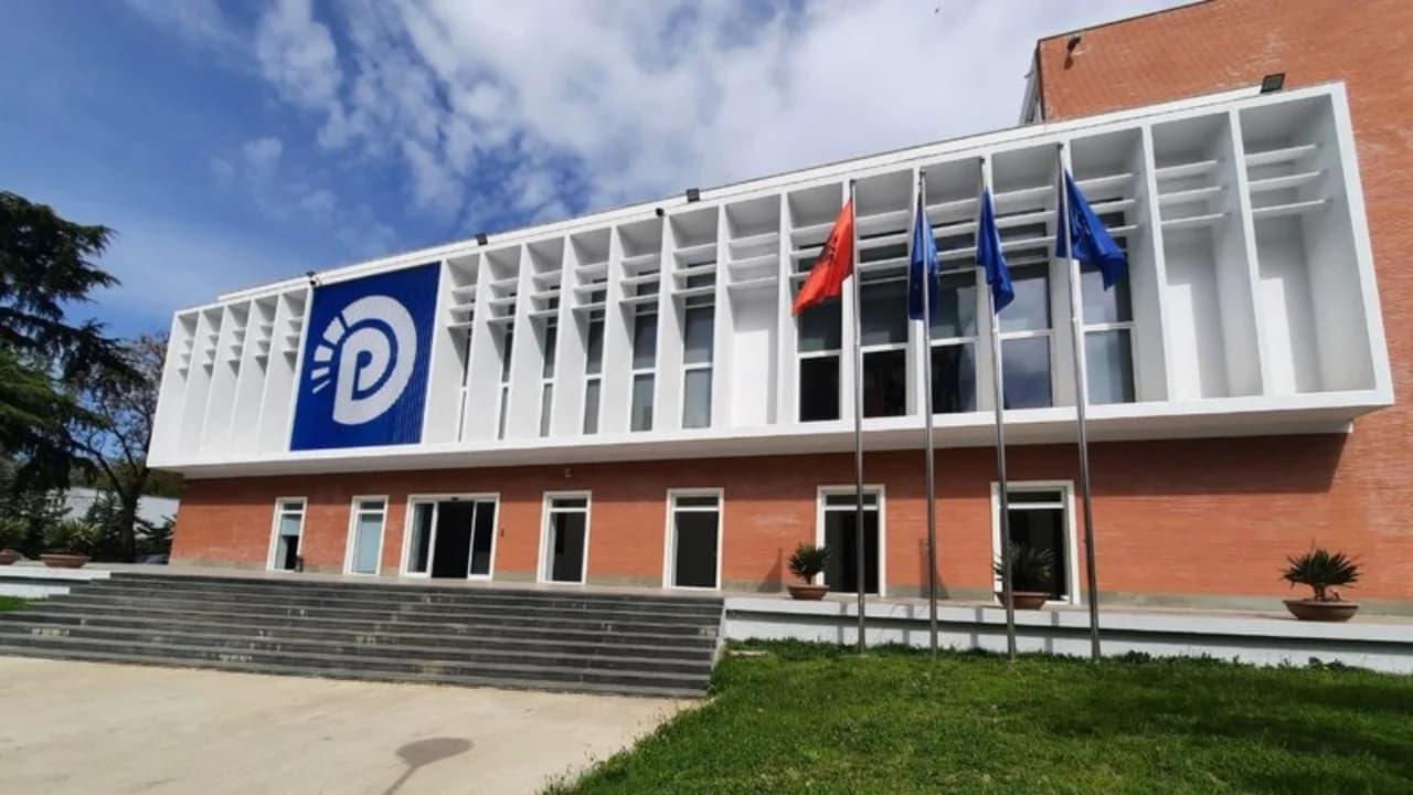Zgjedhjet për kreun e PD/ Berisha ka 1 javë në dispozicion për fushatë, votat numërohen në qendrat e votimit. Zbardhet udhëzimi