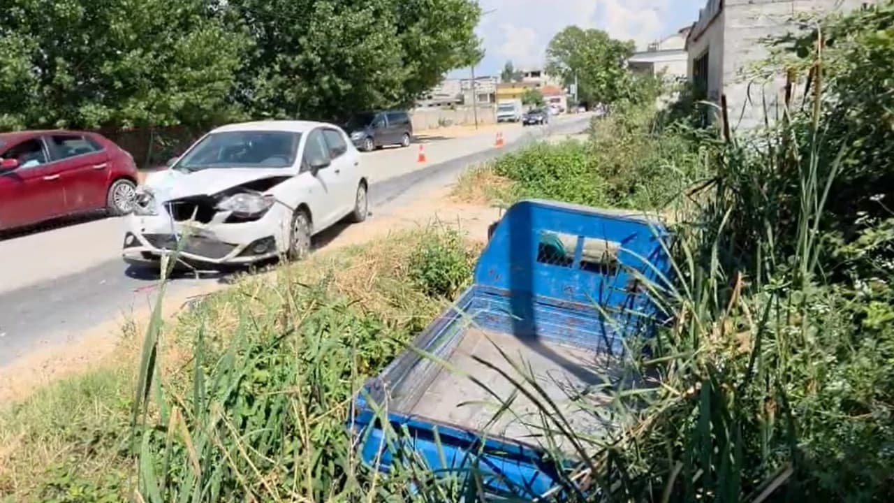 Aksident në aksin Fier–Seman/ Dy automjete përplasen me njëra-tjetrën, plagosen dy drejtuesit e tyre