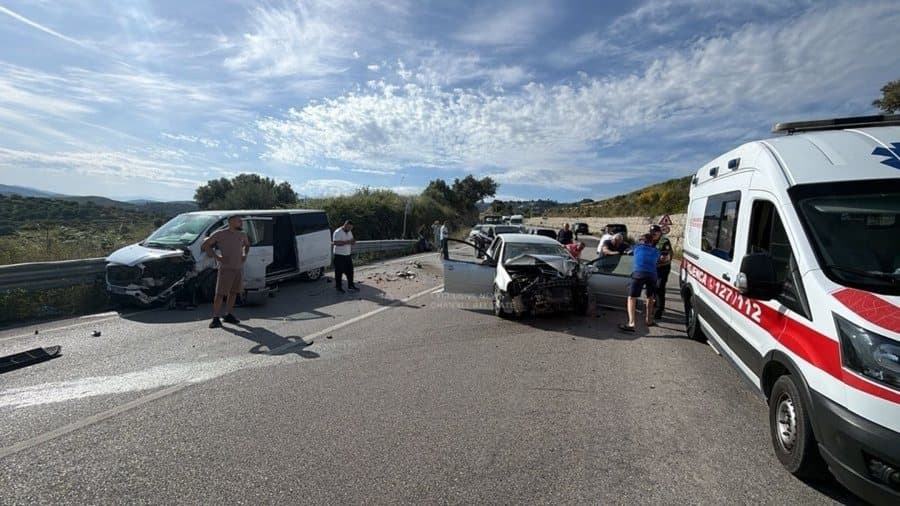 Aksident në fshatin e Kaninës/ Përplasen dy makina, një nga drejtuesit në gjendje të rëndë – si ndodhi përplasja?!