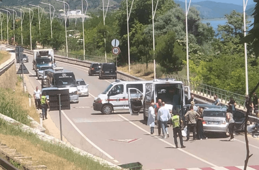 Aksident në aksin Pogradec-Lin, humb jetën një 26-vjeçare, plagosen tre të tjerë