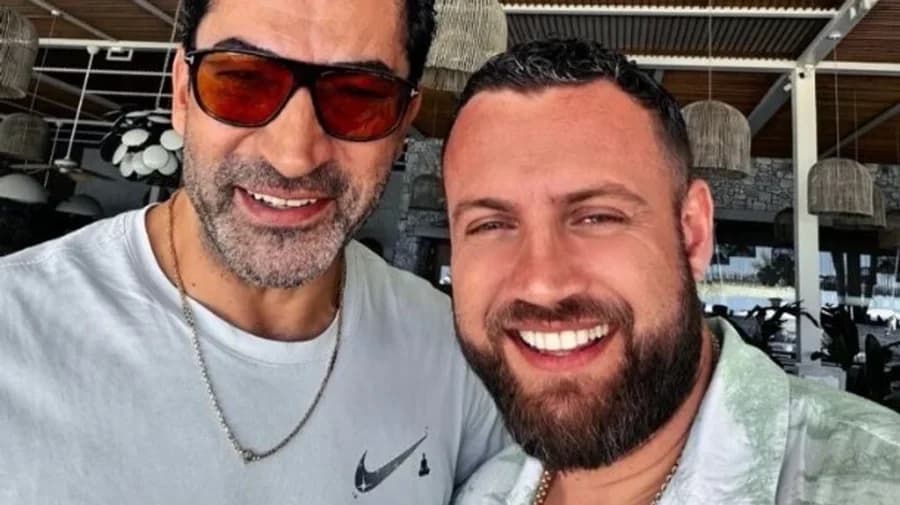 Pas ‘Ezelit’, Luiz Ejlli pozon krah yllit të Barcelonës