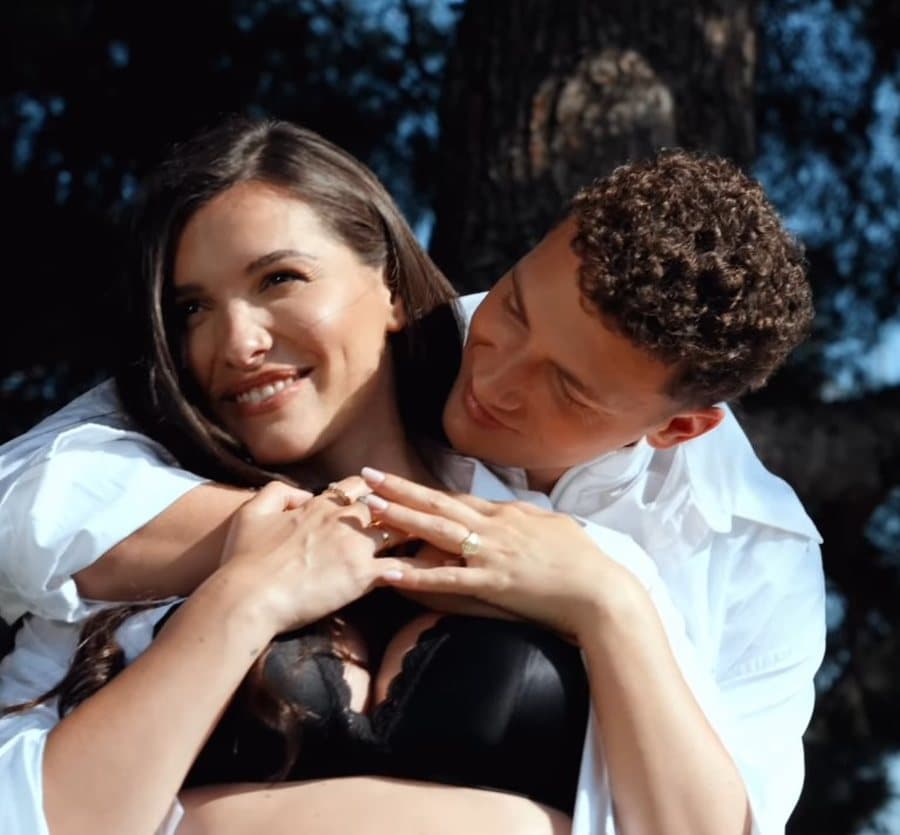 Modelja shqiptare në pritje të ëmbël, Kleofina Pnishi dhe Benjamin Pavard do të bëhen prindër për herë të parë