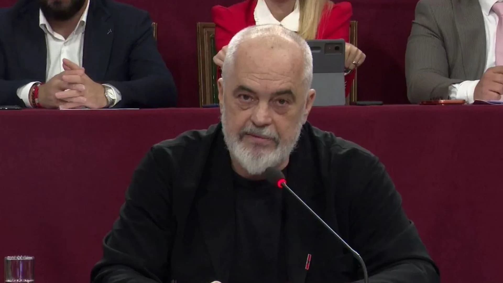 “Unë të dal kundër jush dhe vetes?”, Rama: Kam menduar të iki në katund dhe t’iu lë ta mbroni vetë vendin nga të huajt, por…
