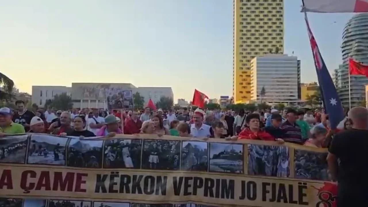 Protesta e 29-të përpara Kryeministrisë, procedohen penalisht 31 persona në Tiranë