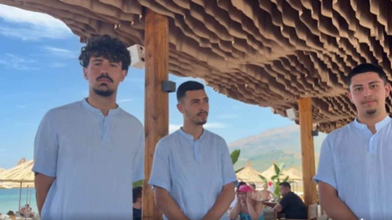“1 mijë euro rroga dhe 50 euro bakshishe dita”, Rama ndan bisedën me kamarierët në Radhimë: Në Shqipëri nuk ka paga më të ulëta se në Greqi për turizmin