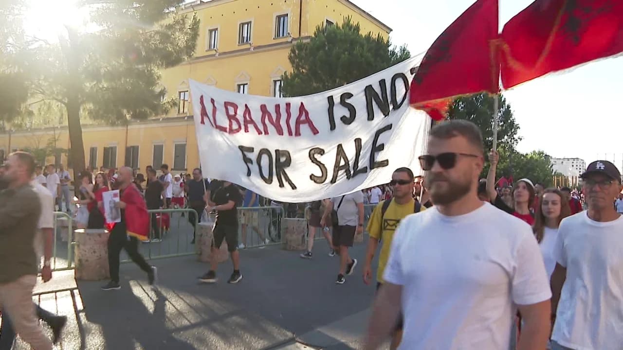 Nga protesta në qeveri/ Kordinatorët e protestës duan “tryezë popullore me 200 përfaqësues”: Sheshi është i të gjithëve, s’duam të uzurpohet prej klasës së vjetër politike