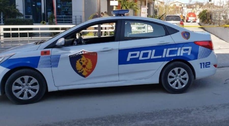 Aksident në Vlorë, makina e Policisë Bashkiake përplas 13-vjeçarin tek vijat e bardha