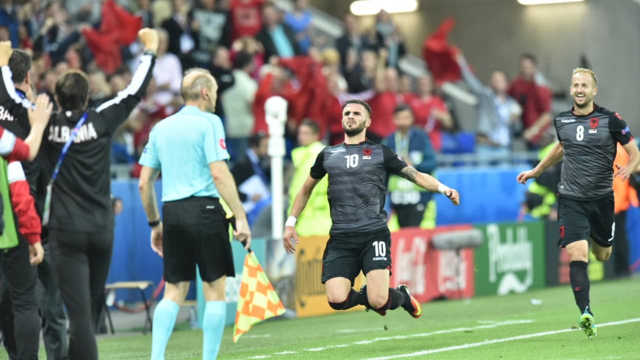 Armando Sadiku rrëfen karrierën e tij të shkëlqyer nga klubet deri tek kombëtarja