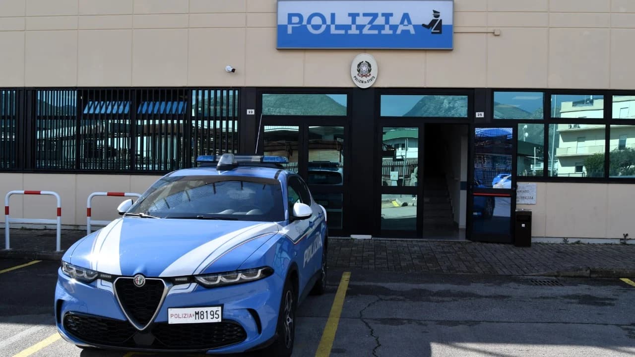 I kërkuar nga autoritetet shqiptare për krime financiare/ Kapet i fshehur në një hotel biznesmeni italian 32-vjeçar, pritet ekstradimi nga Italia drejt vendit tonë