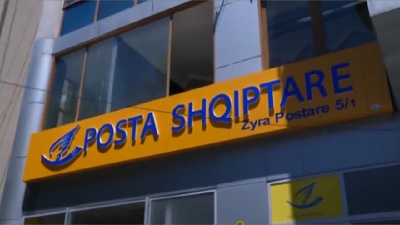 “Paratë i ka marrë drejtoresha në zyrë”, shefja e financës së filialit zbërthen skemën e vjedhjes në Postën Shqiptare të Durrësit