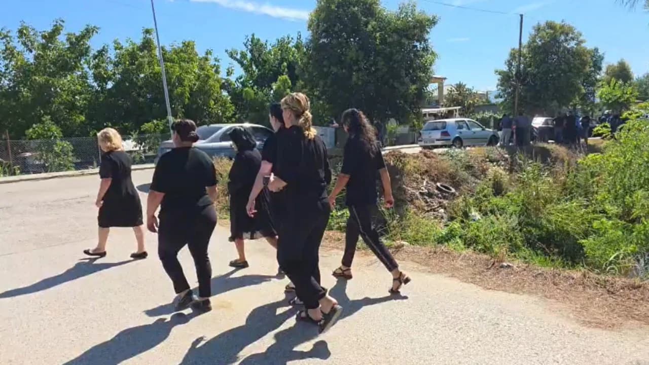 Familja Plaka në Roskovec hap dyert e mortit, përcillet sot për në banesën e fundit çifti i bashkëshortëve që u vra nga ish-dhëndri