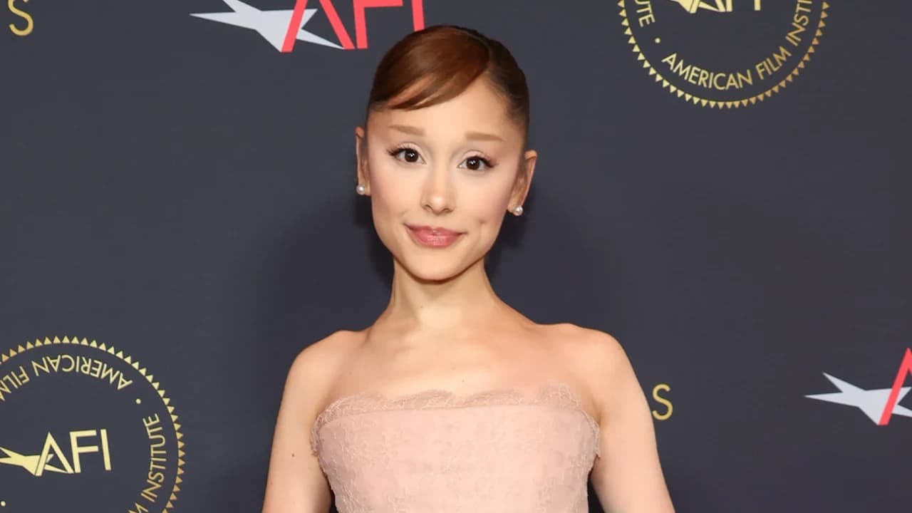“Nuk e përballon më presionin”/ Ariana Grande largohet nga jeta publike, anulon edhe projektin e madh në Londër