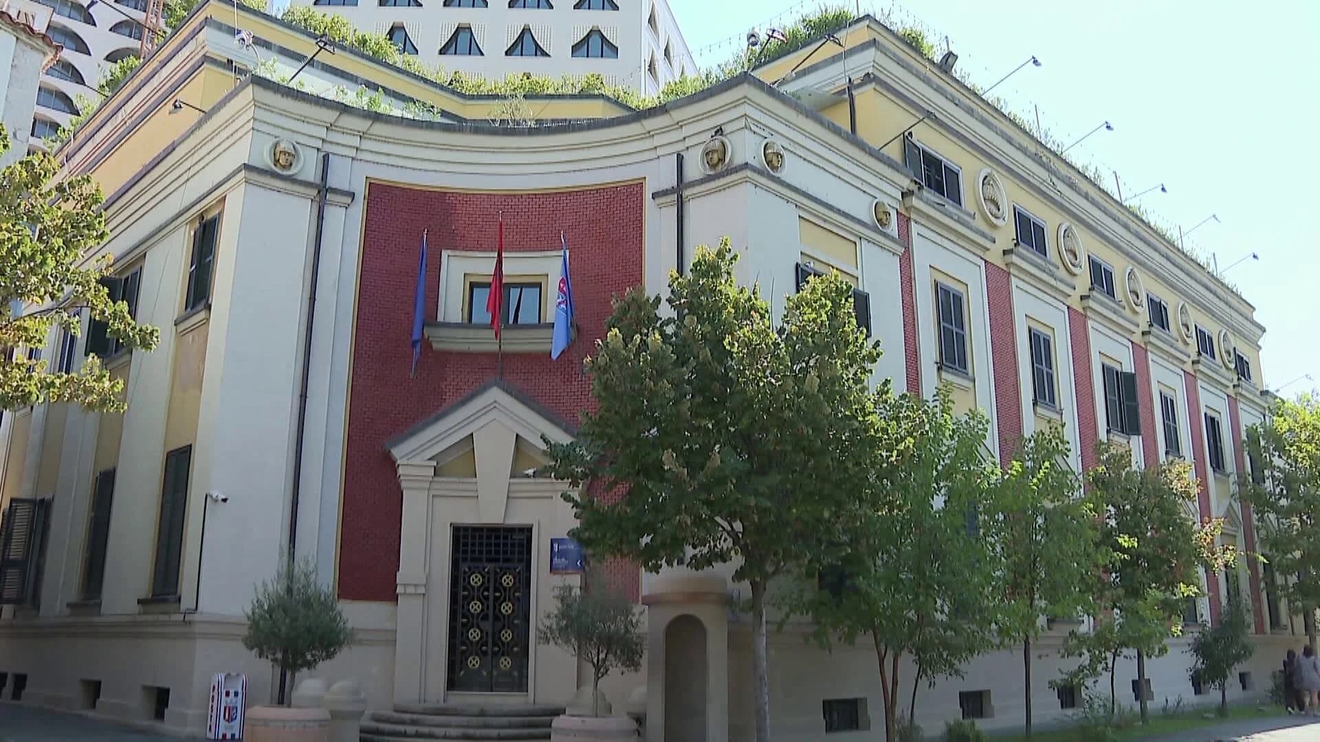 Bashkia e Tiranës pa kokë/ Kryetari në qeli, Ristani pa kompetenca dhe asnjë pasues i caktuar