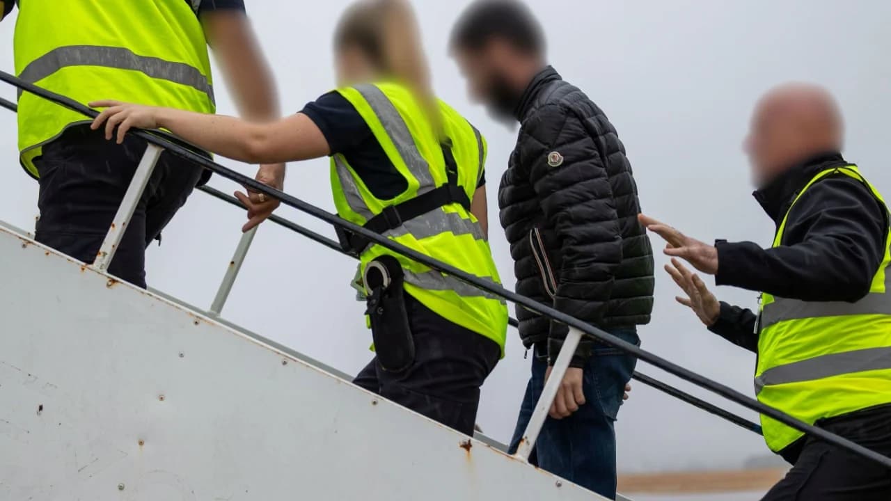 Burg “çunave të Londrës” që kthehen ilegalisht në ishull, pasi thyejnë urdhrin e dëbimit