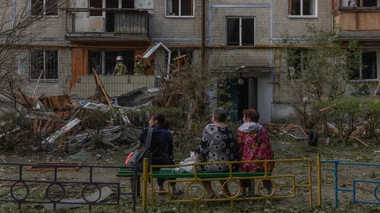 Banesat e paprekura nga sulmet nuk i shpëtojnë “duarve” të Rusisë, hetimi i BBC: Ka marrë mbi mijë prona të ukrainasve në territoret e pushtuara