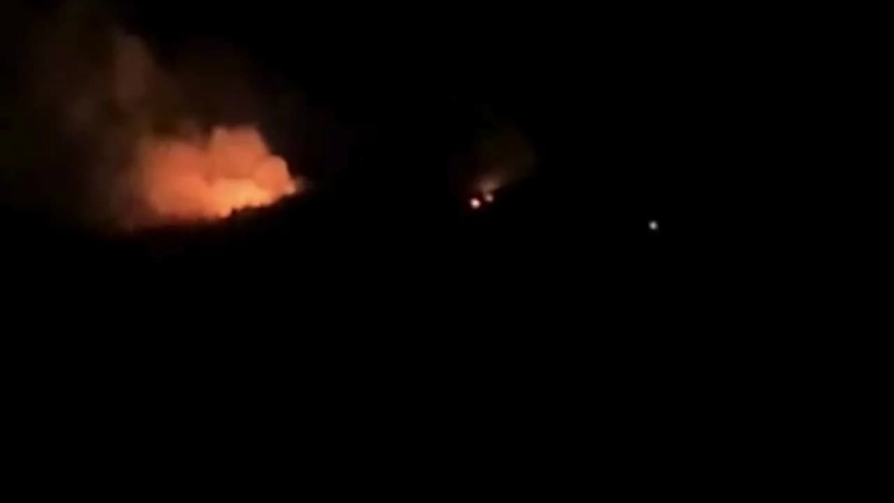 Riaktivizohet zjarri në lagjen Abazë të Krujës, autoritetet nuk kanë mbërritur ende në vatrën e flakëve