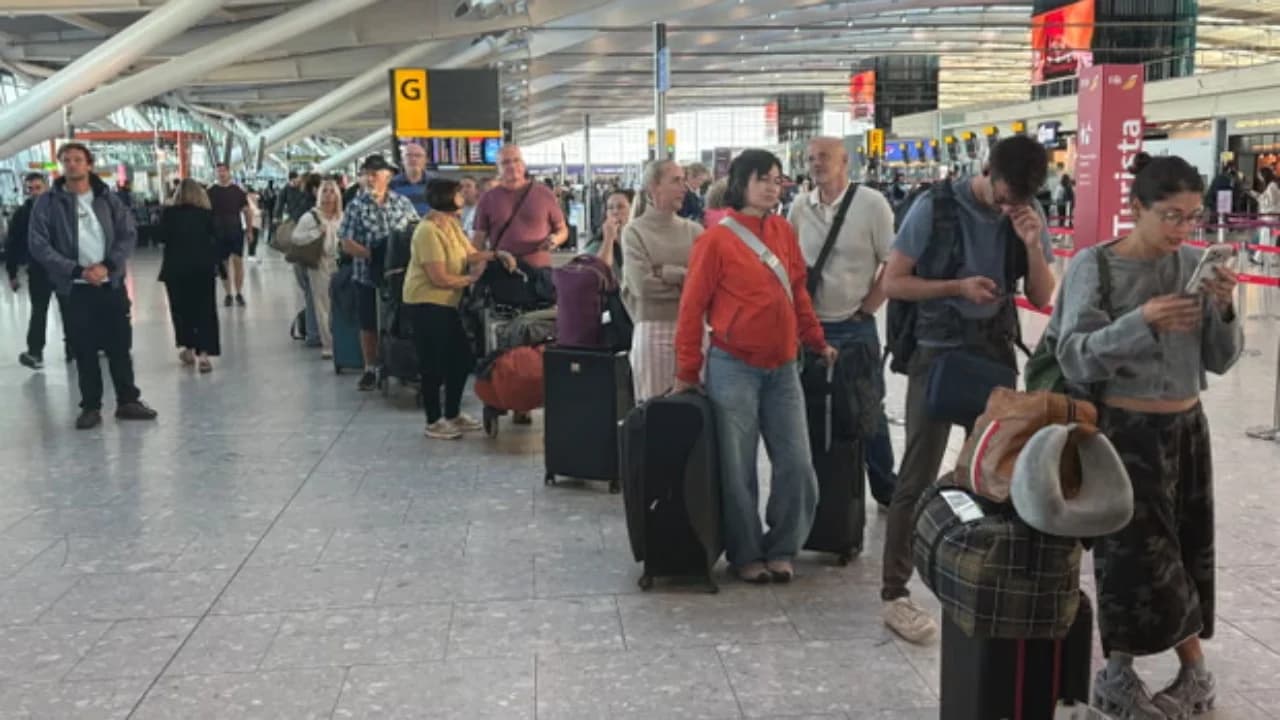 Kaos në fluturimet britanike, afro 2100 anulime/ Ultimatum shefit të kontrollit të trafikut ajror: Raporto brenda një jave!