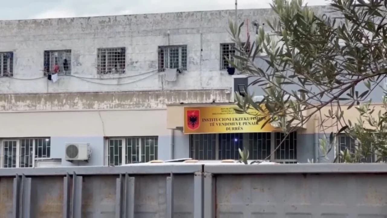 Kontroll në burgun e Durrësit, gjenden 5 celularë në sektorin ku ndodhet Erion Veliaj