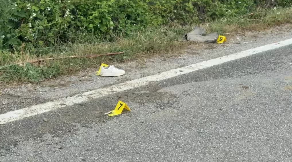 Aksident tragjik në Peqin/ Makina përplas të moshuarin me biçikletë, ndërron jetë 70-vjeçari