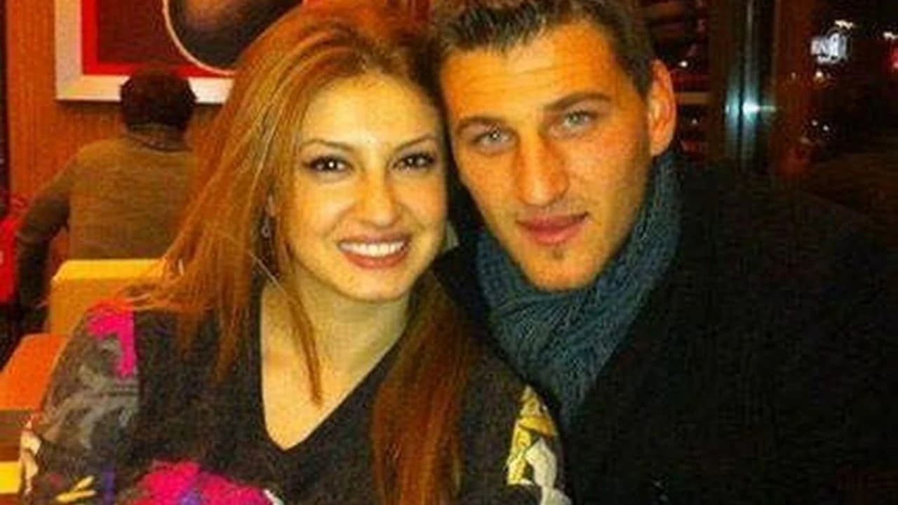 Bashkëshortja e Alban Hoxhës humbi jetën pas lindjes së djalit, Gjykata e Lartë rrëzon rekursin e dy mjekëve