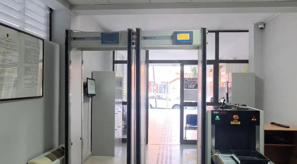 Problemi i shqyrtimit të pagave ‘revolton’ edhe Fierin e Vlorën, administrata bojkoton punën