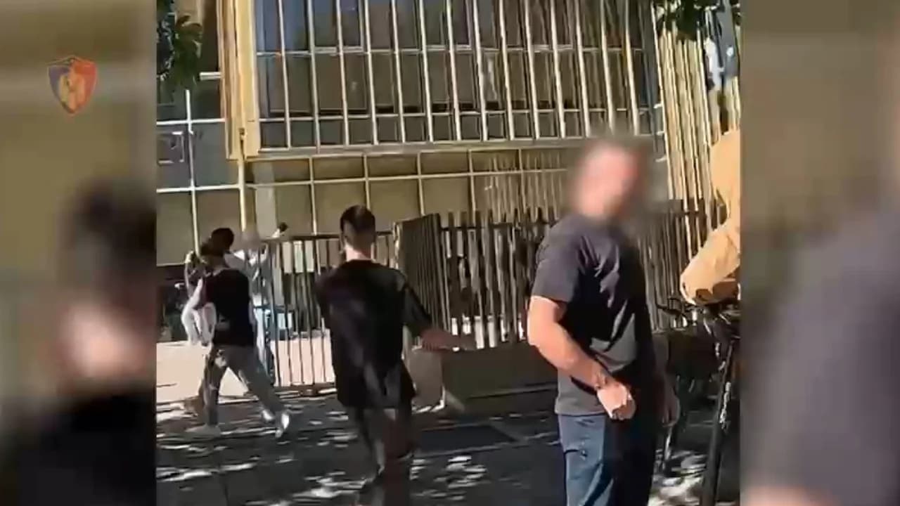 Goditen disa grupe që shisnin drogë pranë shkollave në Tiranë, 31 persona “arrest në burg” dhe 14 të tjerë të shpallur në kërkim