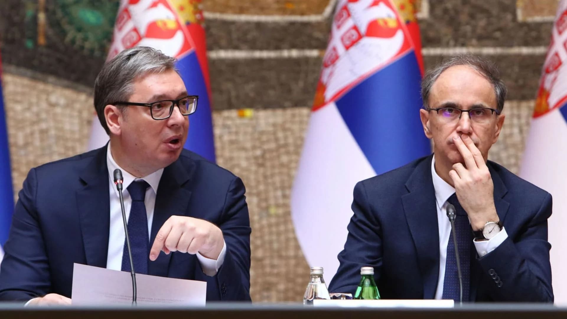Vuçiç përgatit rokadën/ I kërkohet zyrtarisht që të shpërndajë parlamentin, do kandidojë për kryeministër