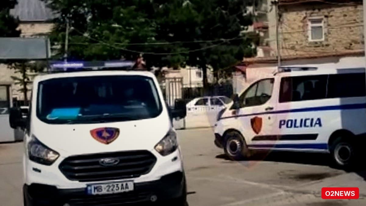 Arrestohet 23‑vjeçar që po transportonte 7 emigrantë drejt Malit të Zi