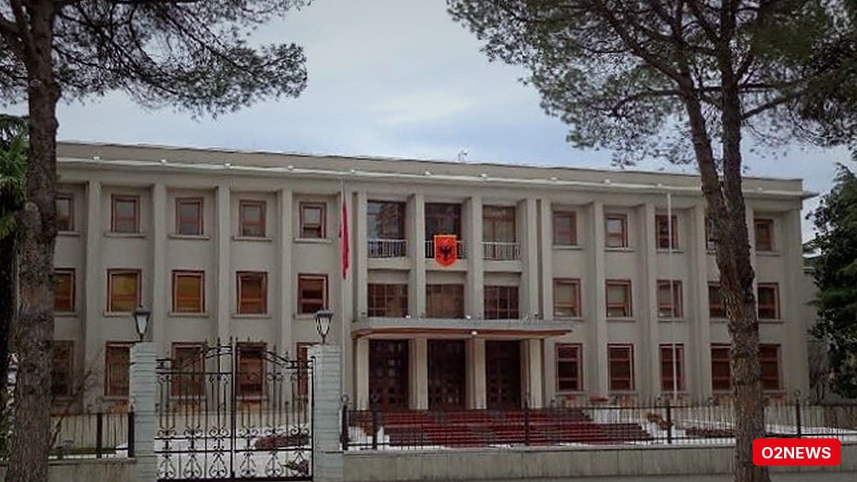 Begaj nis në Presidencë takimin me krerët fetarë, në sfond protestat e të rinjve