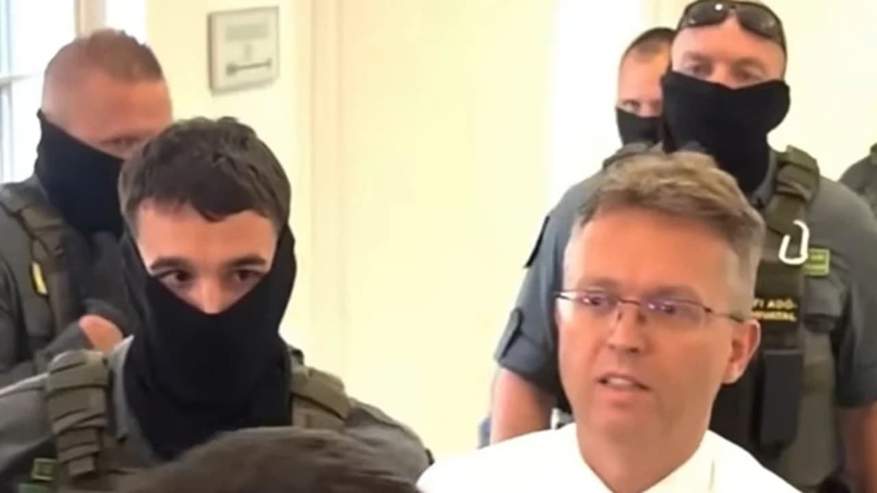 Skandali me fondet e kulturës, shoqërohet me pranga në duar në gjykatë ish-ministri i qeverisë së Orbanit