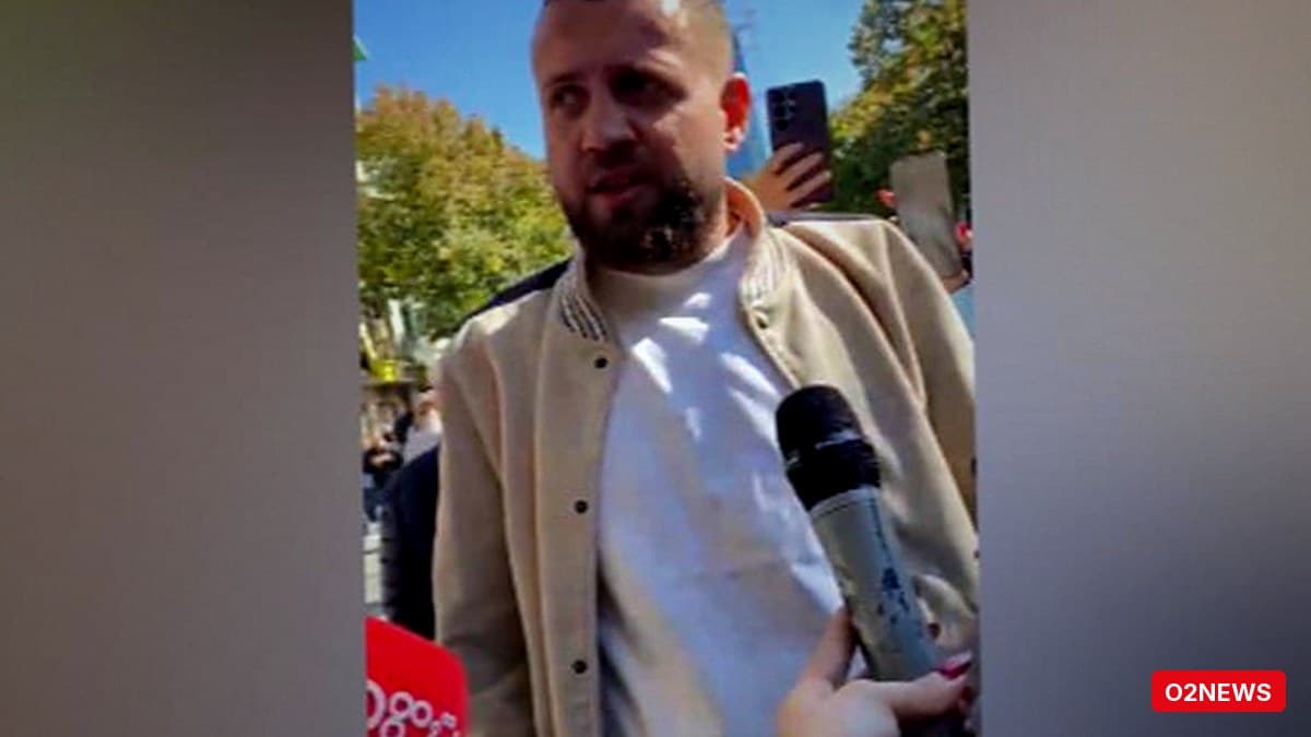 Protestat hyjnë në ditën e gjashtë pranë Ministrisë së Arsimit; në turmë shihet Luiz Ejlli