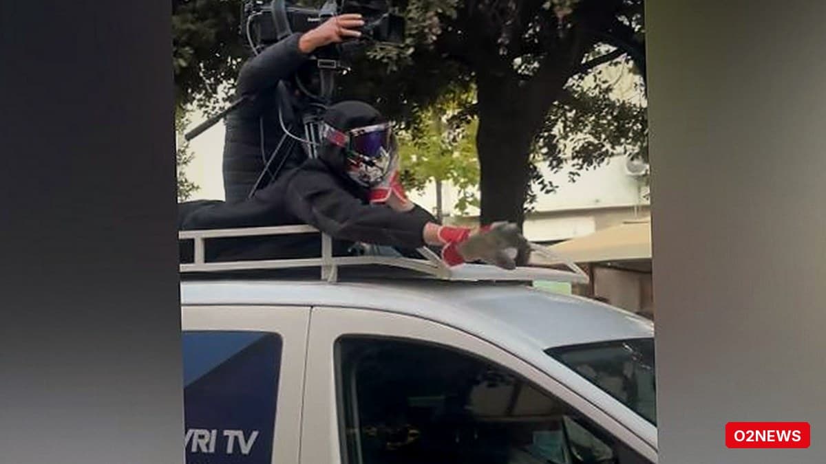 Video: Automjeti i Syri TV shihet duke transportuar protestues të maskuar në Tiranë